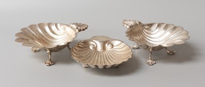 Lot 27 - A Pair of Elizabeth II Silver Dishes, by...