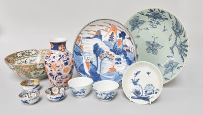 Lot 107 - A Chinese Imari Porcelain Saucer Dish,...