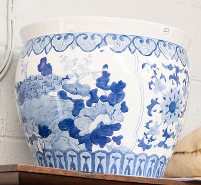 Lot 353 - 20th Century Blue and White Planter