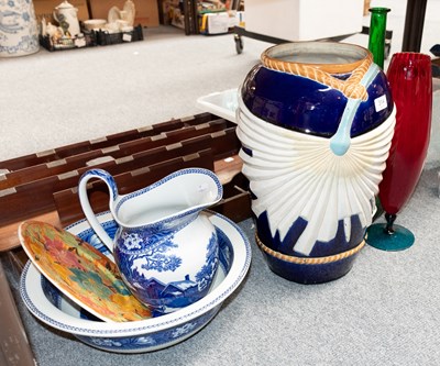 Lot 314 - Large blue and white wedgwood Etruria fallow...