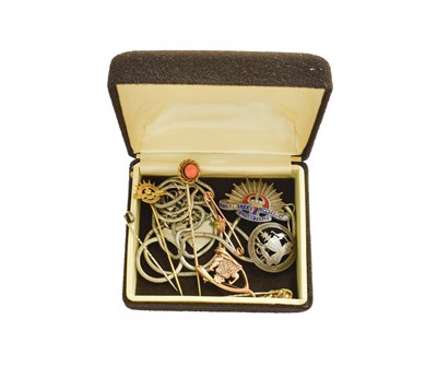 Lot 430 - A Small Quantity of Jewellery, comprising of...