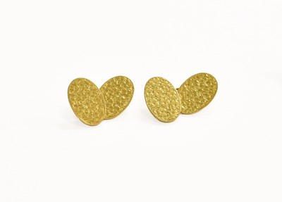Lot 426 - A Pair of 18 Carat Gold Cufflinks, the chain...