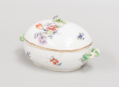 Lot 221 - A Meissen Marcolini Poreclain Sucrier, of oval...