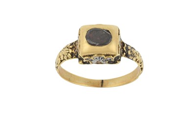 Lot 2013 - A Renaissance Enamel Ring