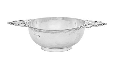 Lot 133 - A Victorian Silver Quaich