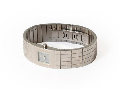 Lot 186A - A Lady's Stainless Steel Quartz Emporio Armani...
