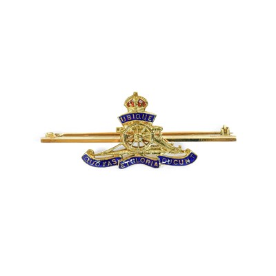 Lot 135 - A 15 Carat Gold and Enamel Sweetheart Brooch...