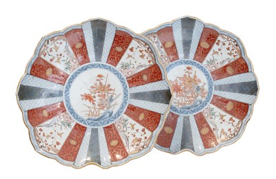 Lot 3 - A Pair of Imari Porcelain Dishes, Meiji period,...