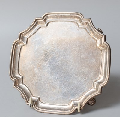Lot 34 - A George V Silver Waiter, by Goldsmiths and...