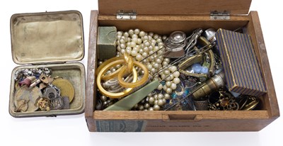 Lot 196 - A Quantity of Assorted Costume Jewellery,...