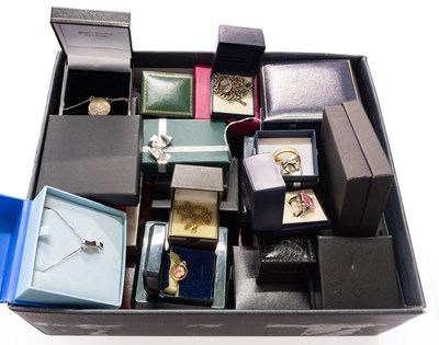Lot 198 - A Quantity of Costume Jewellery, including...