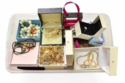 Lot 195 - A Quantity of Costume Jewellery, including a...