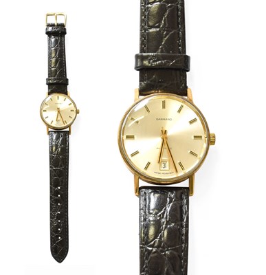 Lot 25 - A 9 Carat Gold Automatic Calendar Centre...