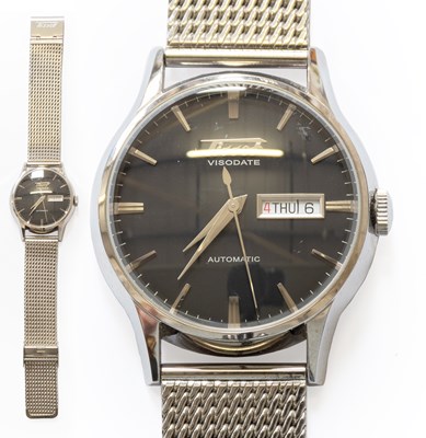Lot 11 - A Stainless Steel Automatic Calendar Centre...