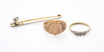 Lot 177 - A Diamond Three Stone Ring, stamped '18CT' and...