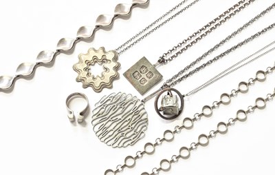 Lot 170 - A Quantity of Jewellery, comprising of a...