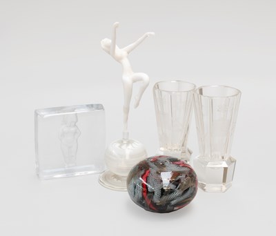 Lot 302 - An Istvan Komaromy Art Deco Glass Figure of a...