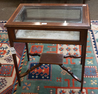 Lot 1264 - A 19th Century Crossbanded Mahogany Bijouterie...