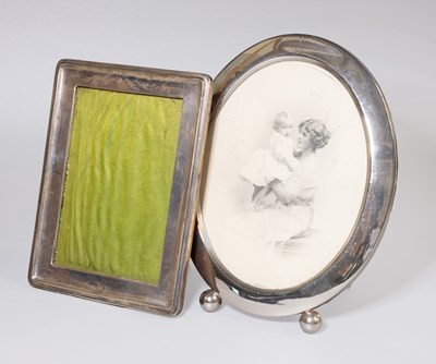 Lot 94 - An Edward VII Silver-Mounted Photograph-Frame,...