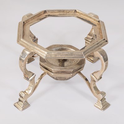 Lot 81 - An Edward VII Silver Kettle-Stand and Lamp, by...