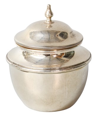Lot 39 - An Edward VII Silver Tea-Caddy, by William...
