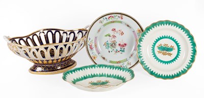 Lot 48 - A Chamberlain Worcester Dessert Basket, circa...