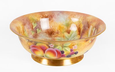 Lot 96 - A Royal Worcester Porcelain Bowl, post 1960,...