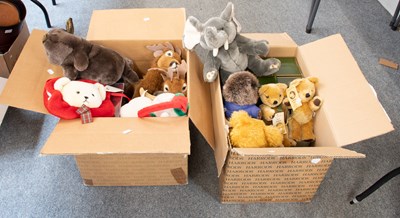 Lot 1014 - A Collection of Merrythought teddy bears,...