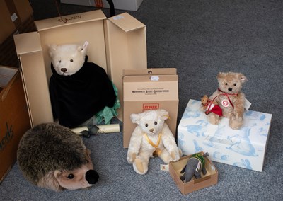 Lot 1015 - Modern Steiff Bears, comprising an Edwardian...