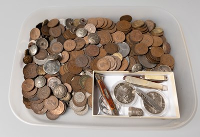 Lot 281 - A Tray of Mixed British and World Coins,...
