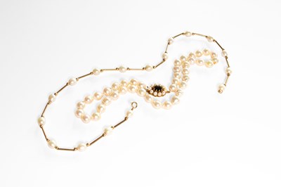 Lot 188 - A Cultured Pearl Necklace, with a 9 carat gold...