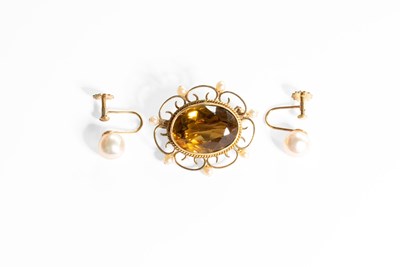 Lot 163 - A 9 Carat Gold Citrine and Split Pearl Brooch,...