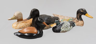 Lot 332 - A Collection of Vintage and Modern Wooden...