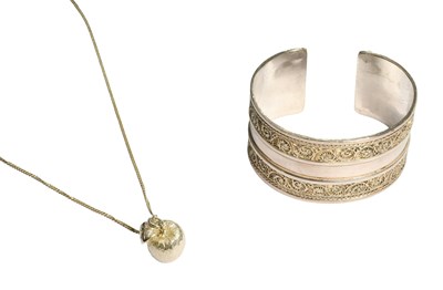 Lot 224 - A Silver Pendant on Chain, the pendant...