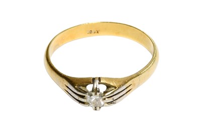 Lot 213 - A Diamond Solitaire Ring, the round brilliant...