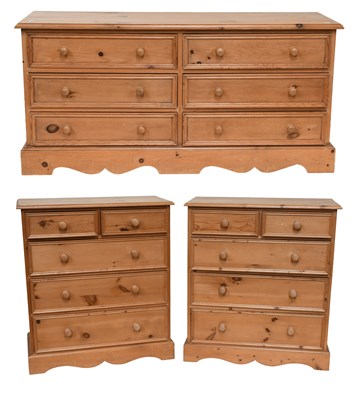 Lot 1306 - A 20th Century Pine Chest of Drawers, 90cm by...
