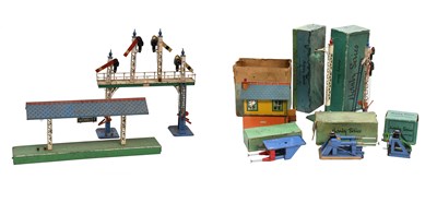 Lot 3340 - Hornby O Gauge Electric Accessories