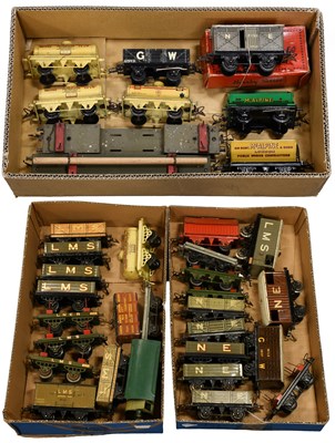 Lot 3370 - Hornby O Gauge Wagons