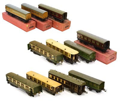 Lot 3333 - Hornby O Gauge Coaches