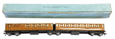 Lot 3234 - Hornby Dublo 3 Rail D2 LNER Articulated Coach