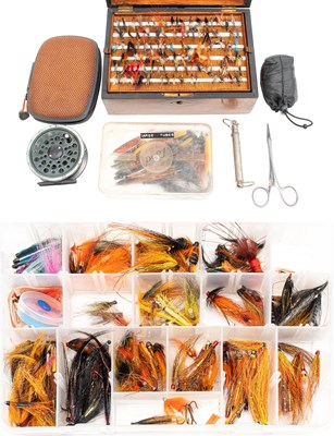Lot 3165 - Assorted fishing Items