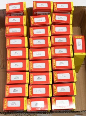 Lot 3299 - Hornby (China) OO Gauge R6825 Christmas 2017 Wagons