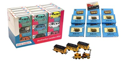 Lot 3313 - Triang OO Gauge Rocket And Three Coaches