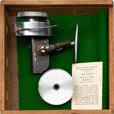 Lot 3096 - A Hardy Altex No3 MKV Spinning Reel