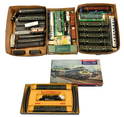 Lot 3215 - Hornby Acho 611 Tank Passenger Set