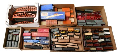 Lot 3225 - Hornby Dublo 2/3 Rail A Collection Of Loose Wagons