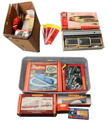 Lot 3308 - Hornby OO Gauge Various Accessories