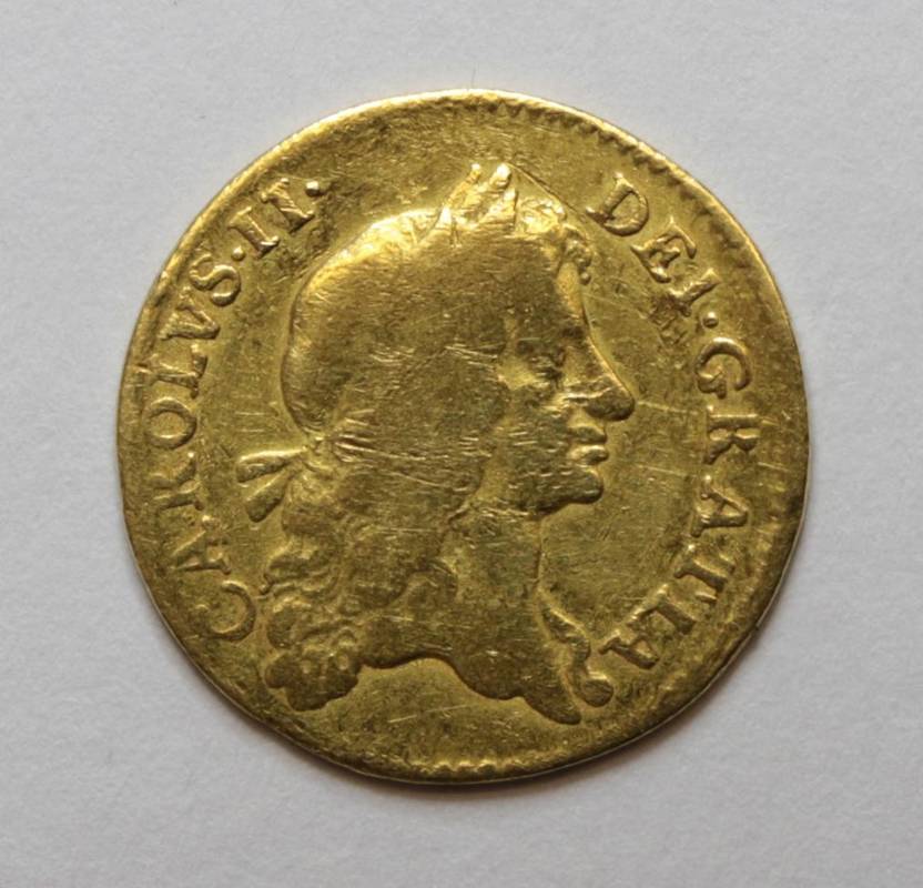 Lot 5 - Charles II (1660-1685), Half Guinea, 1670, first bust right, rev. crowned cruciform shields,...