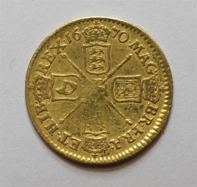 Lot 5 - Charles II (1660-1685), Half Guinea, 1670, first bust right, rev. crowned cruciform shields,...